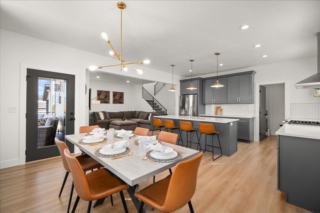 1216 S Greenacres Rd, Greenacres, WA 99016