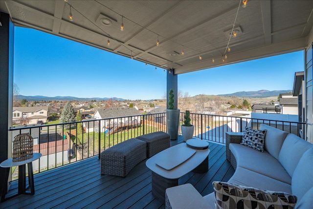 1216 S Greenacres Rd, Greenacres, WA 99016