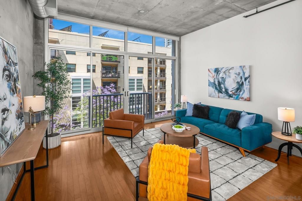 Image 1 of property listing at 1025 Island 406, San Diego, CA 92101