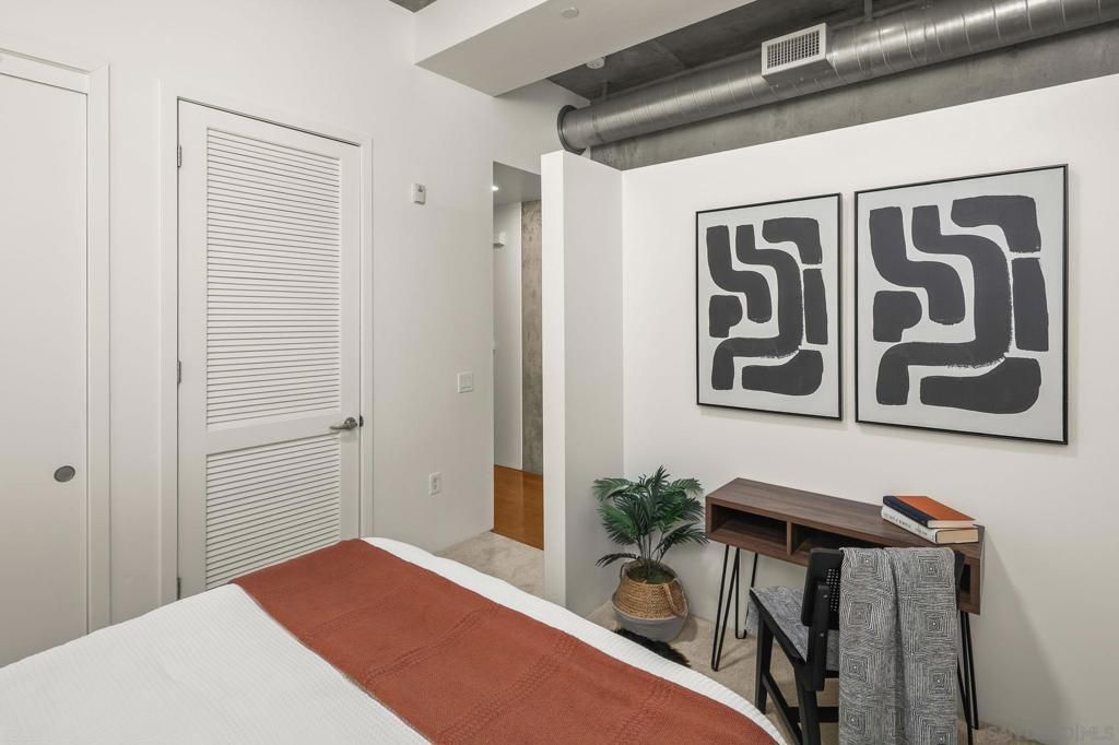 Image 14 of property listing at 1025 Island 406, San Diego, CA 92101