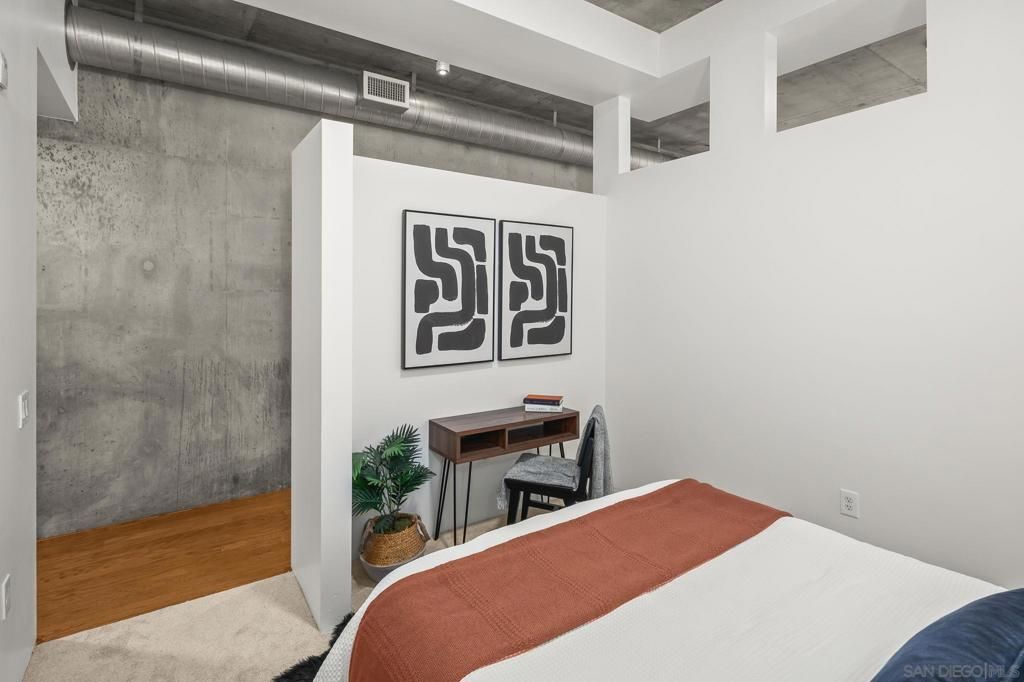 Image 15 of property listing at 1025 Island 406, San Diego, CA 92101