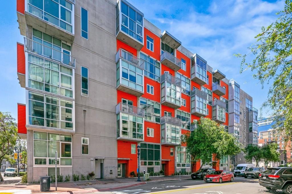 Image 21 of property listing at 1025 Island 406, San Diego, CA 92101