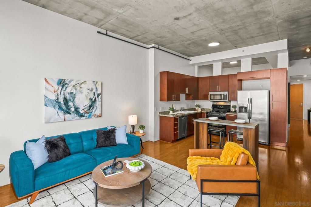 Image 6 of property listing at 1025 Island 406, San Diego, CA 92101