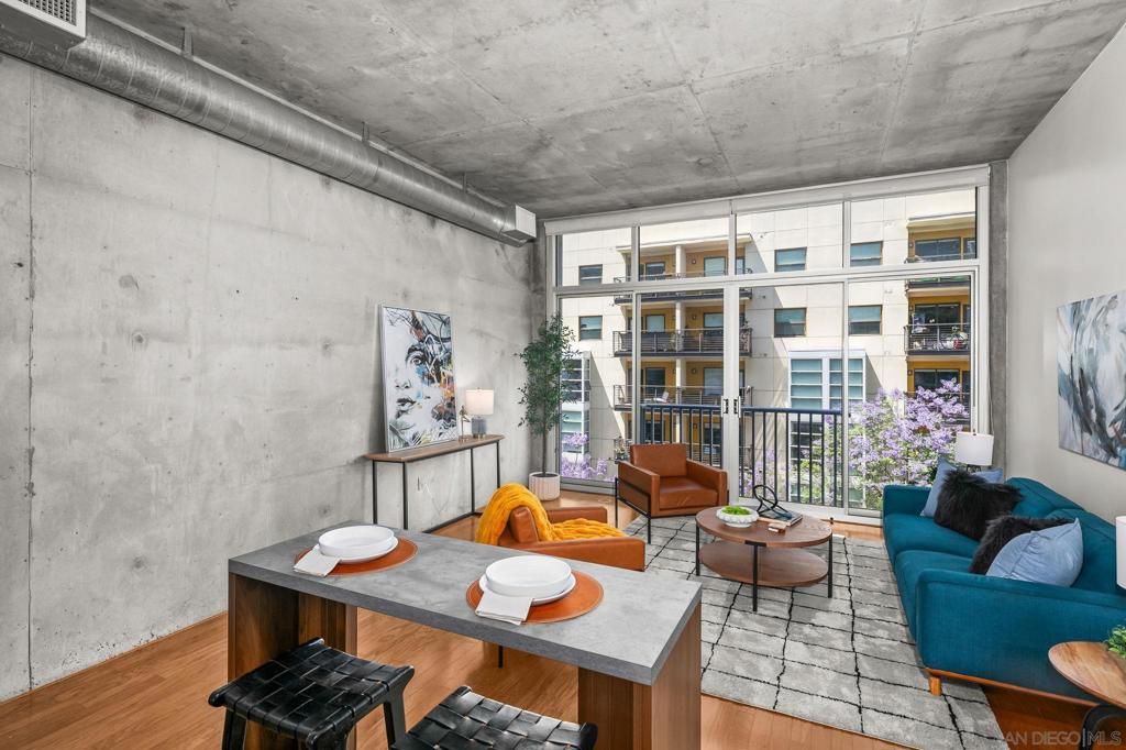 Image 7 of property listing at 1025 Island 406, San Diego, CA 92101