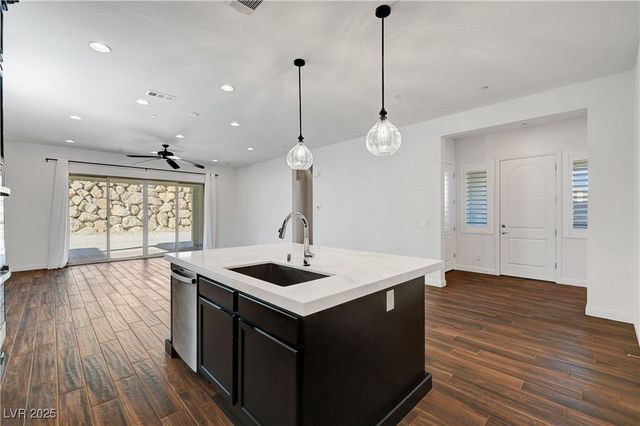 395 Nine Mile Creek Drive, Las Vegas, NV 89138