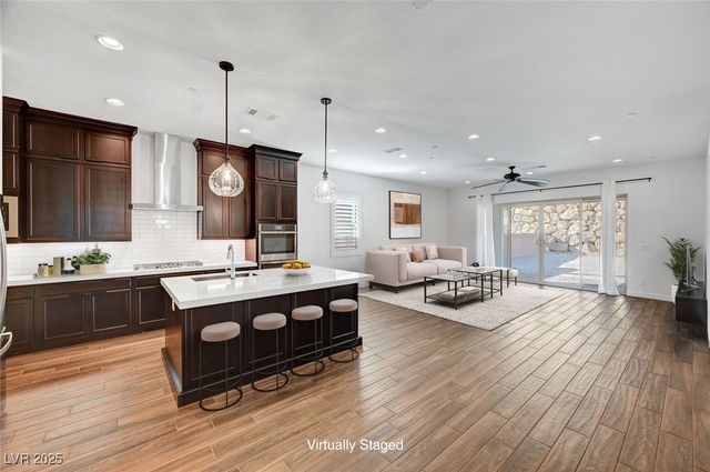 395 Nine Mile Creek Drive, Las Vegas, NV 89138