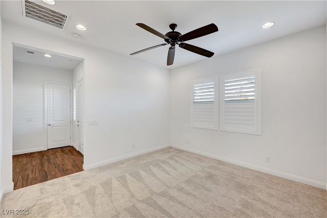 395 Nine Mile Creek Drive, Las Vegas, NV 89138