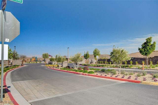 395 Nine Mile Creek Drive, Las Vegas, NV 89138