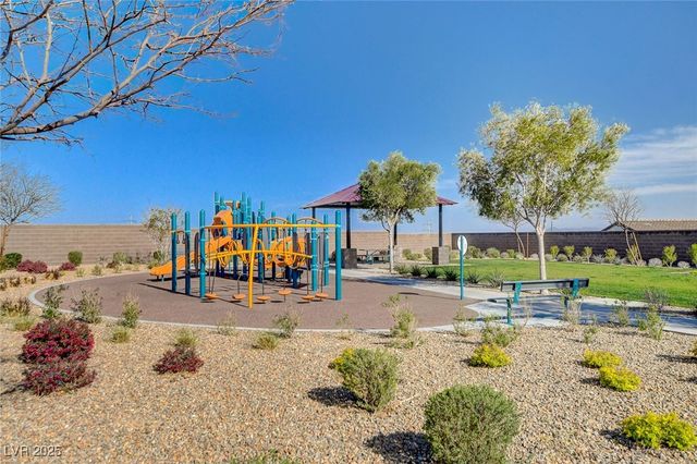 395 Nine Mile Creek Drive, Las Vegas, NV 89138