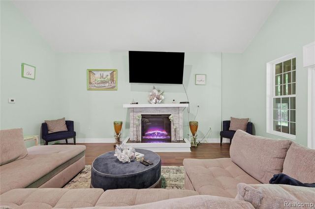 25212 Edgemont Drive, Southfield, MI 48033