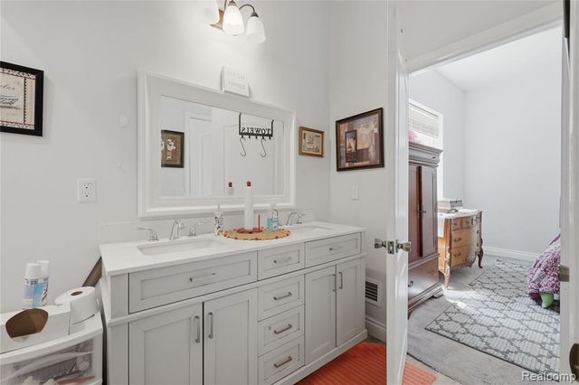 25212 Edgemont Drive, Southfield, MI 48033