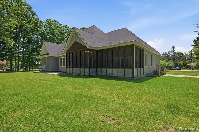 25212 Edgemont Drive, Southfield, MI 48033