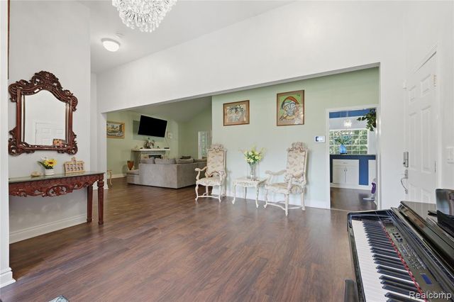 25212 Edgemont Drive, Southfield, MI 48033