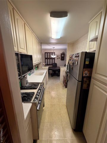 84-29 153RD Avenue 4N, Howard Beach, NY 11414