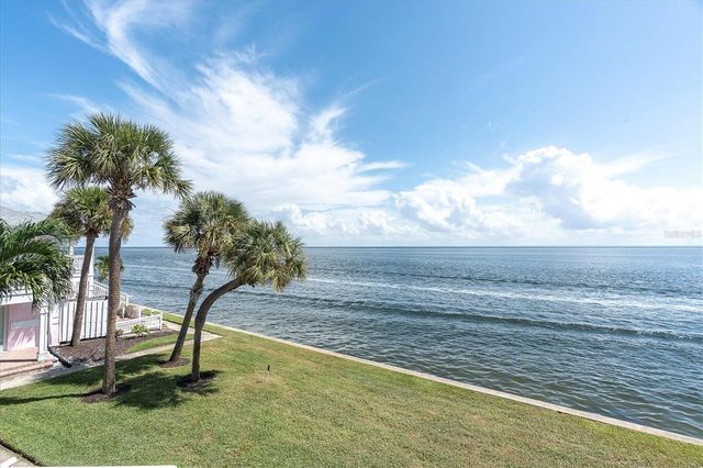 4858 COQUINA KEY DRIVE SE D, St Petersburg, FL 33705