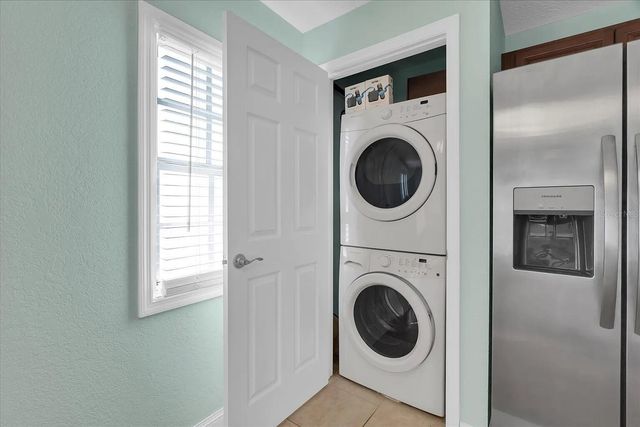 4858 COQUINA KEY DRIVE SE D, St Petersburg, FL 33705