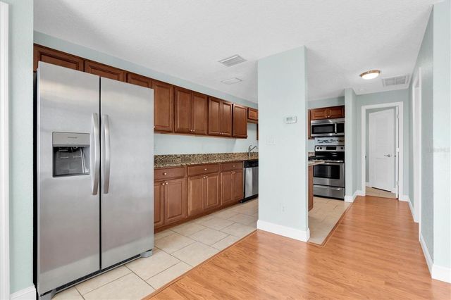 4858 COQUINA KEY DRIVE SE D, St Petersburg, FL 33705
