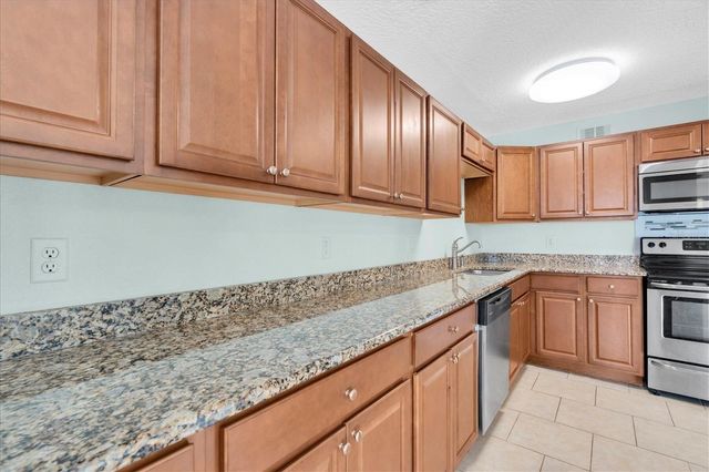 4858 COQUINA KEY DRIVE SE D, St Petersburg, FL 33705