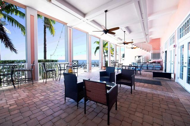 4858 COQUINA KEY DRIVE SE D, St Petersburg, FL 33705