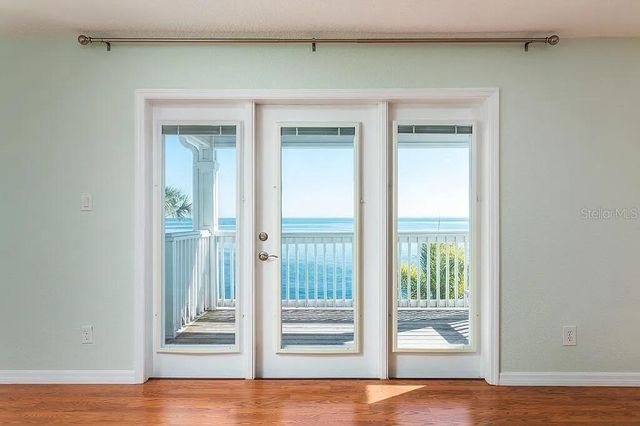 4858 COQUINA KEY DRIVE SE D, St Petersburg, FL 33705