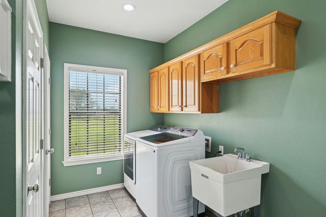 1143 RS County Road 2300, Emory, TX 75440