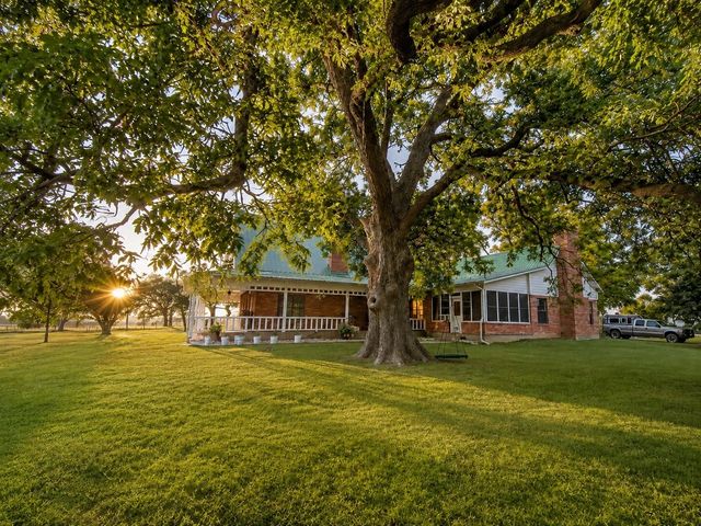 1143 RS County Road 2300, Emory, TX 75440