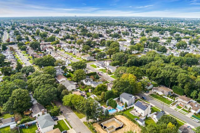153 N Hickory Street, Massapequa, NY 11758