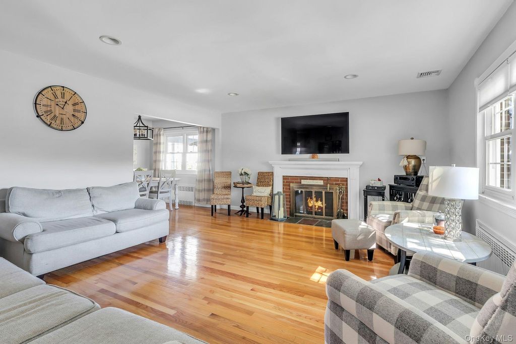 153 N Hickory Street, Massapequa, NY 11758 — photo 3