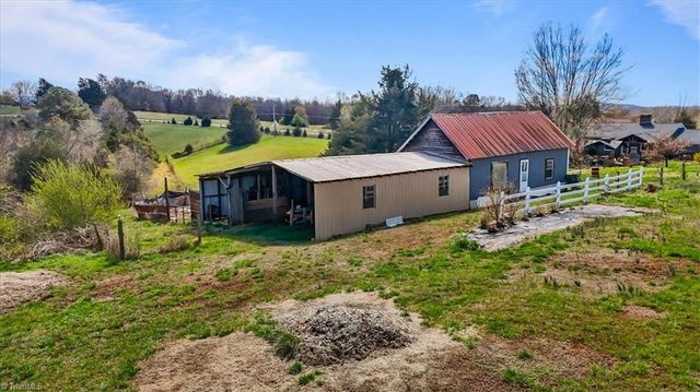 1729 Richmond Hill Church Road, Boonville, NC 27011