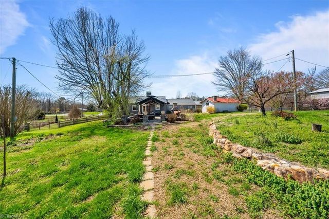 1729 Richmond Hill Church Road, Boonville, NC 27011