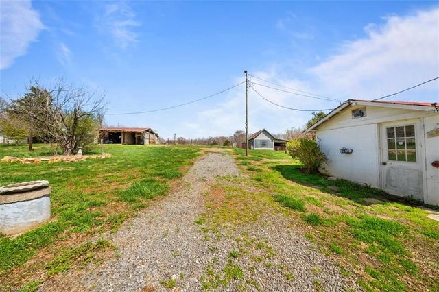 1729 Richmond Hill Church Road, Boonville, NC 27011