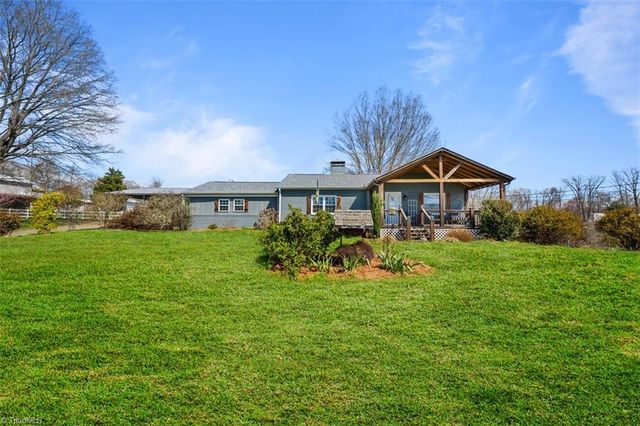 1729 Richmond Hill Church Road, Boonville, NC 27011