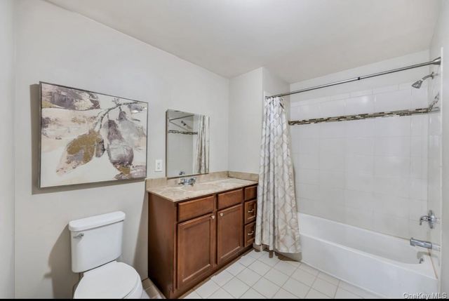 138 Weatherby Lane 138, Central Islip, NY 11722