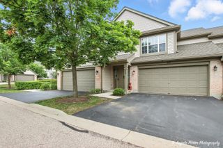 425 Ashwood Court, Lindenhurst, IL 60046