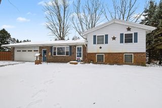 8203 Verlynda Drive, Watervliet Twp, MI 49098