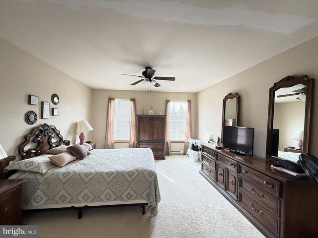 2005 PALISADES DR, Blakeslee, PA 18610