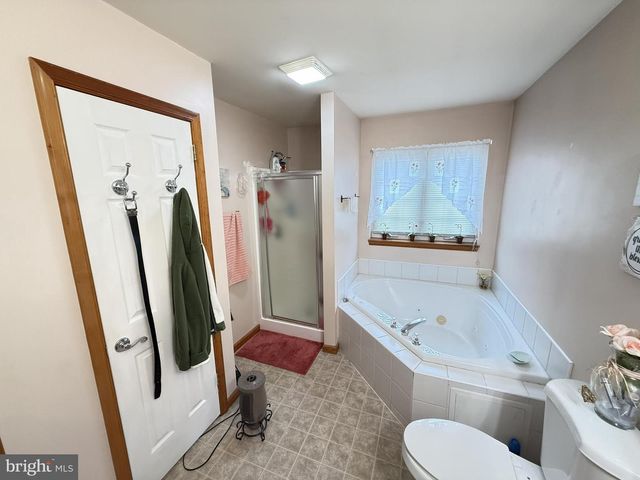 2005 PALISADES DR, Blakeslee, PA 18610