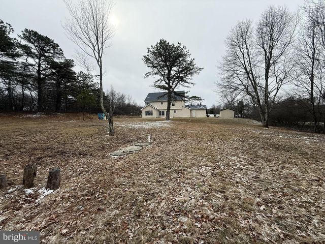 2005 PALISADES DR, Blakeslee, PA 18610