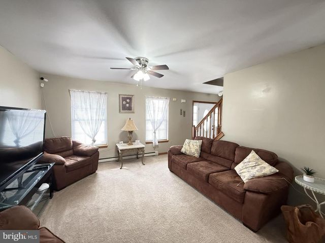 2005 PALISADES DR, Blakeslee, PA 18610