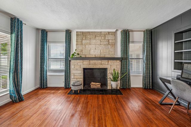 341 S Moseley Street, De Leon, TX 76444