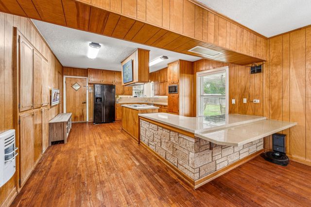 341 S Moseley Street, De Leon, TX 76444