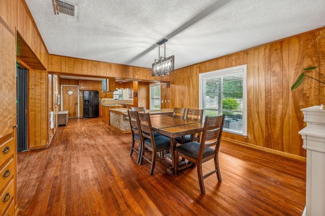 341 S Moseley Street, De Leon, TX 76444