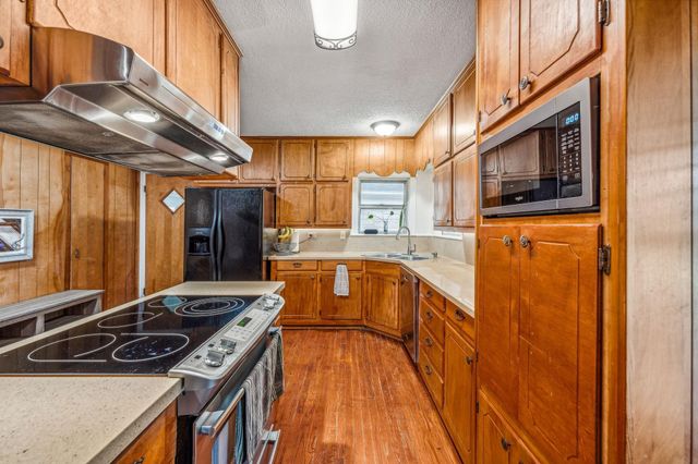 341 S Moseley Street, De Leon, TX 76444