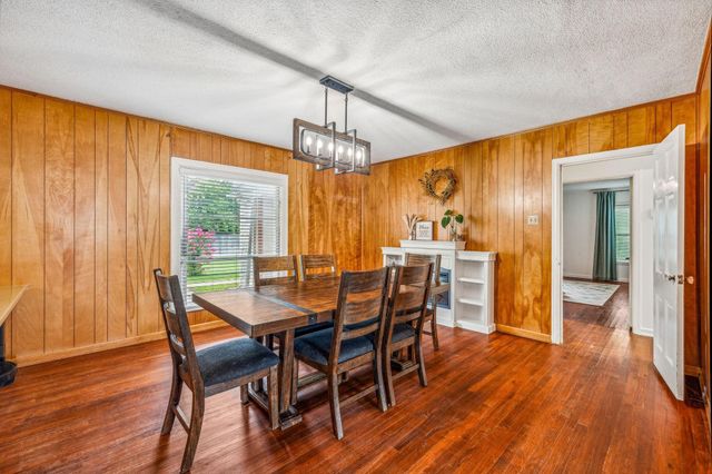 341 S Moseley Street, De Leon, TX 76444