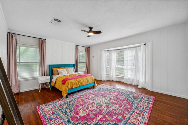 341 S Moseley Street, De Leon, TX 76444