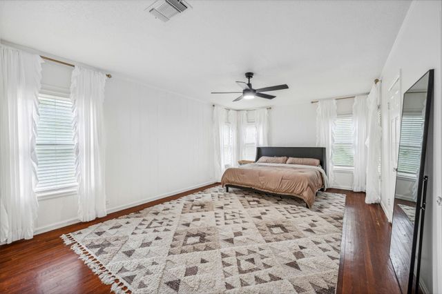 341 S Moseley Street, De Leon, TX 76444