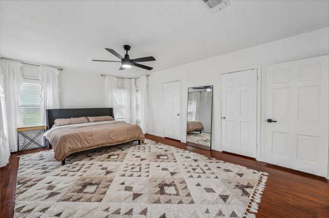 341 S Moseley Street, De Leon, TX 76444