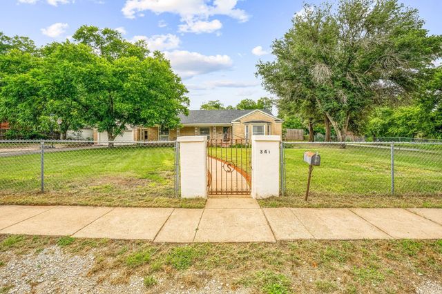 341 S Moseley Street, De Leon, TX 76444