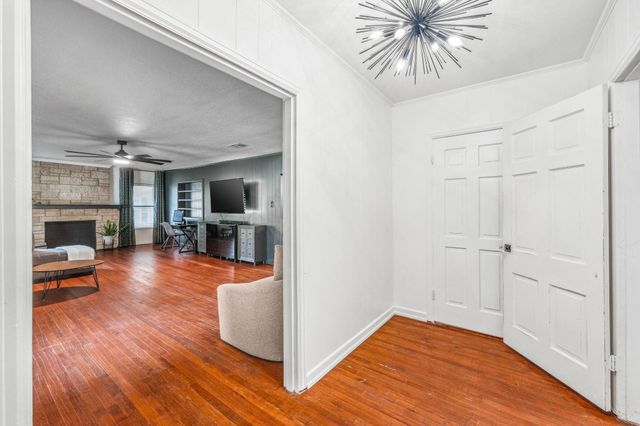 341 S Moseley Street, De Leon, TX 76444