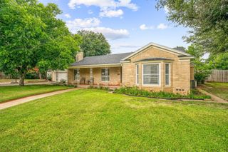 341 S Moseley Street, De Leon, TX 76444